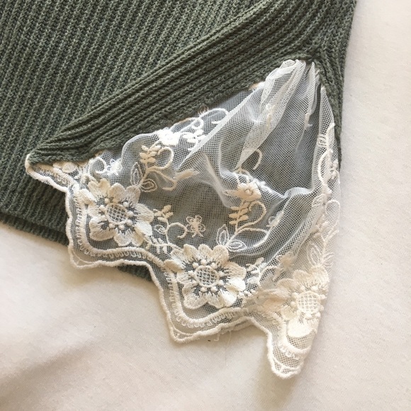 Shoulder Cut Out Sweater! - Picture 3 of 6